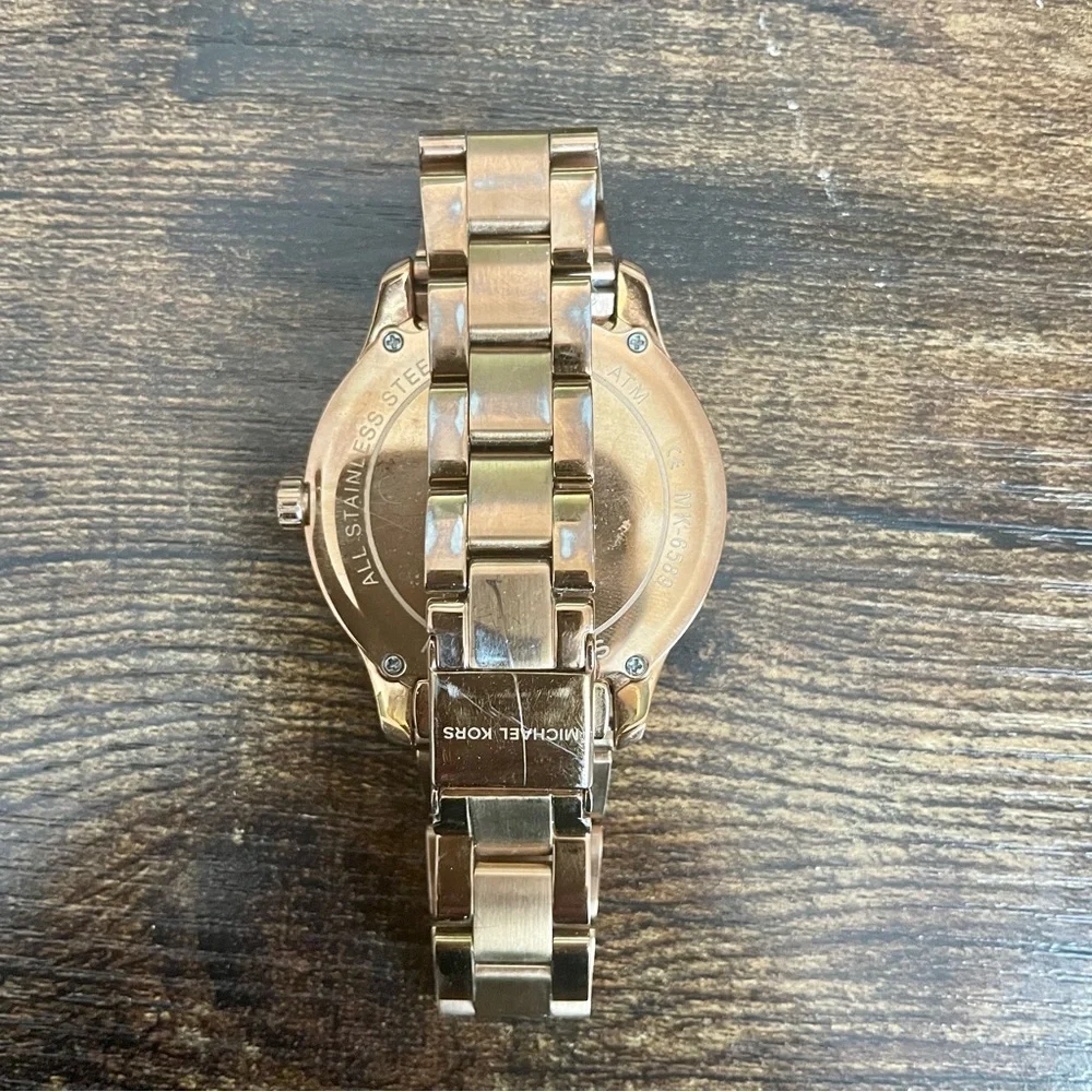 Michael Kors Runway MK6589 100mm Watch - Picture 6 of 7